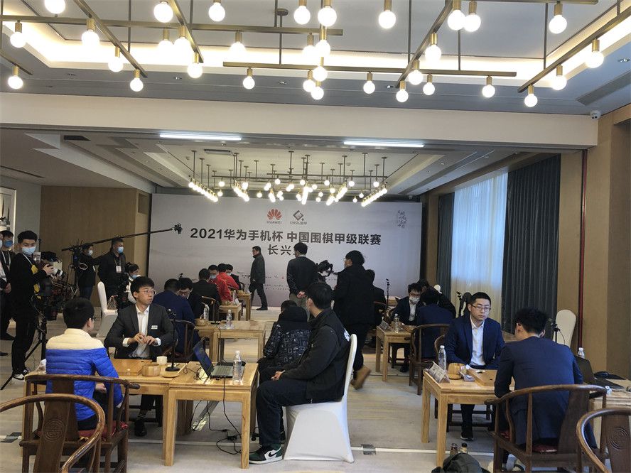 索莱特此前在接受采访时公开示好罗马，称：“穆里尼奥对年轻球员的成长真的有很大帮助，他是你真正想要为之奋斗的人。